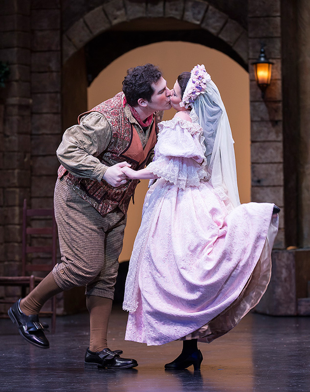 Opera Santa Barbara - "L'Elisir d'Amore" 3/2/16 Granada Theatre